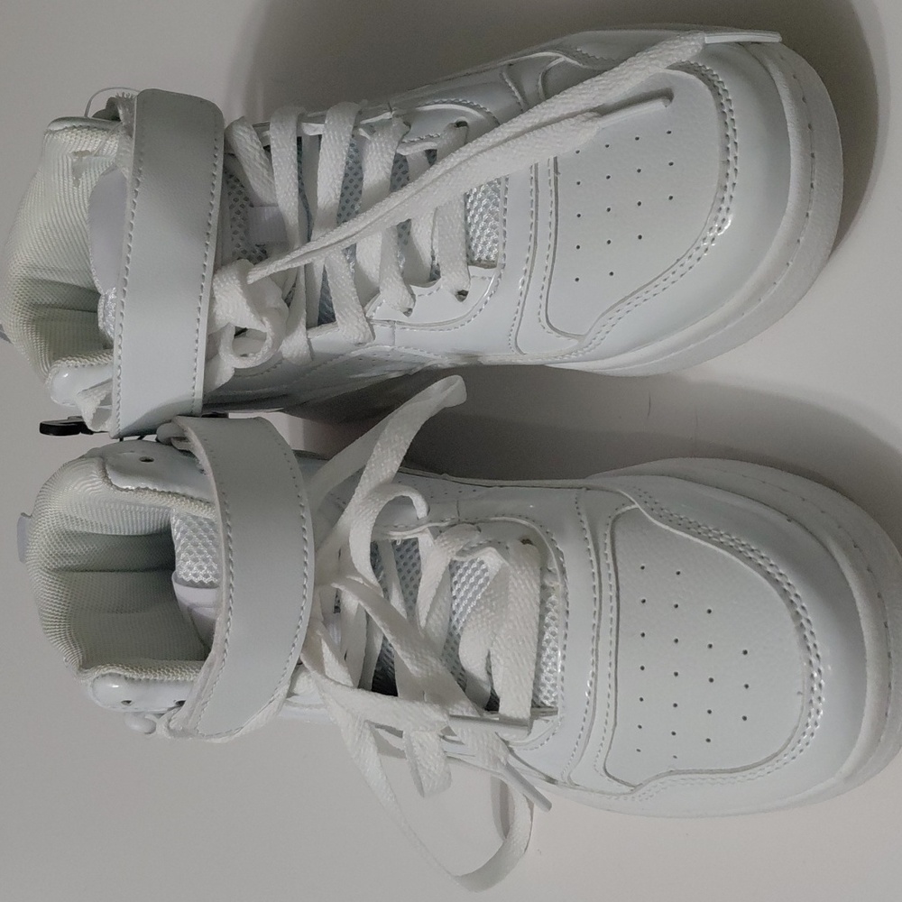 AND1 womens White High Top Sneakers Size 7 - Picture 2 of 5